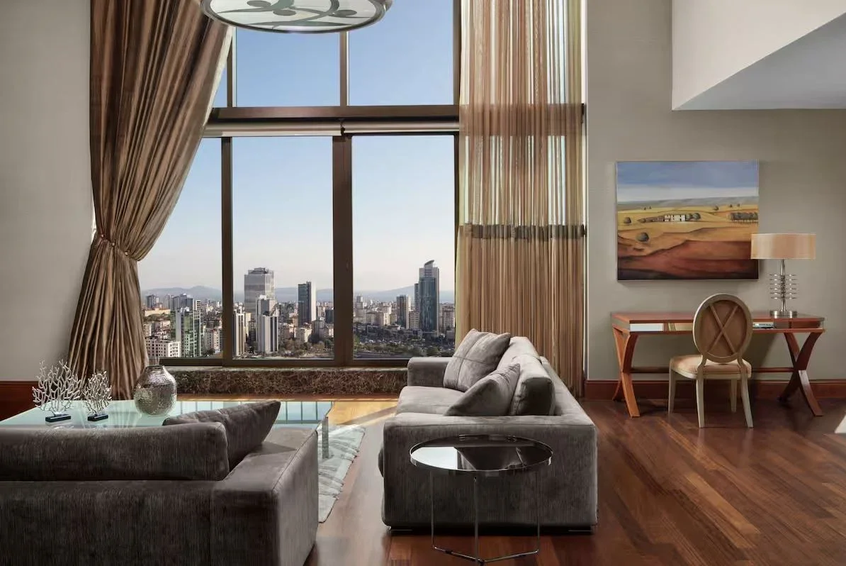 Marriott Hotel — King Suite — 4